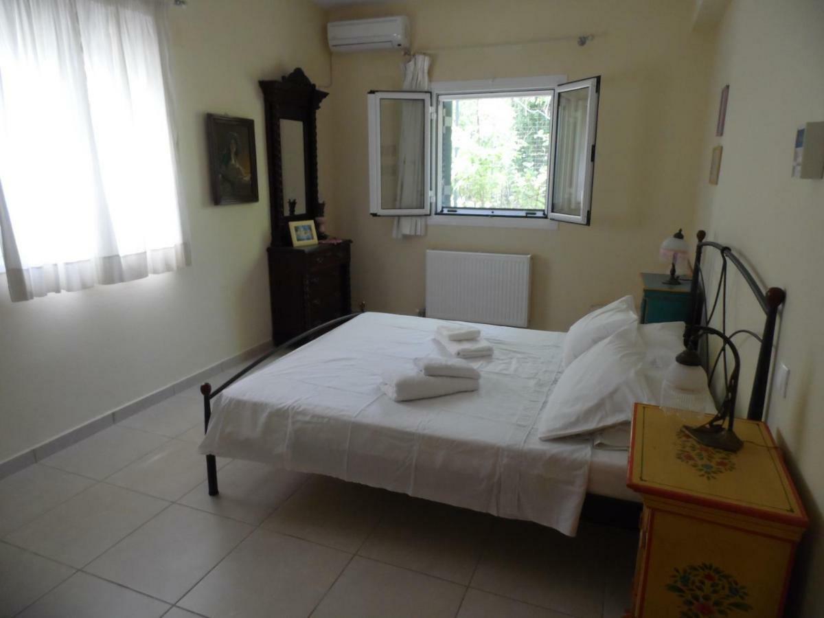 Theni Olive Grove Villa Kato Yerakarion Ngoại thất bức ảnh