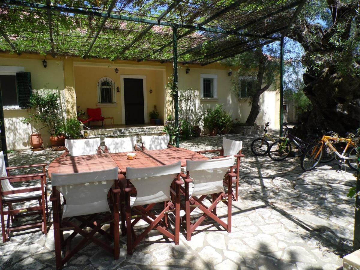 Theni Olive Grove Villa Kato Yerakarion Ngoại thất bức ảnh